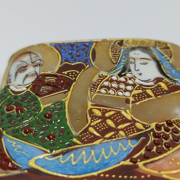 Vintage Satsuma Moriage Small Trinket Dish Oval Cup Gilded Raised Enamel Signed - Picture 2 of 8